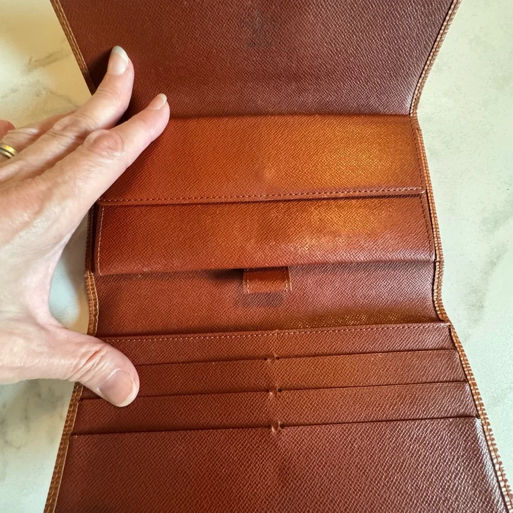 Louis Vuitton Epi Leather Wallet in rare orange color - Picture 8 of 11